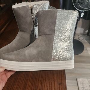 New Sketchers Gray and Silver Glitter Ankle Boots S. W 9-9.5